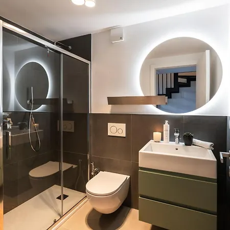 Διαμέρισμα Maderni Breathtaking - By Myhomeincomo *