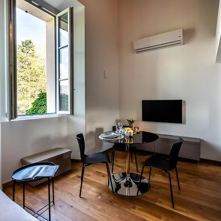 Maderni Breathtaking - By Myhomeincomo *