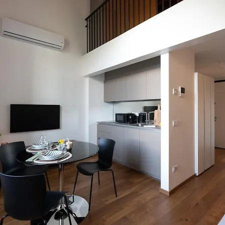 Διαμέρισμα Maderni Breathtaking - By Myhomeincomo *