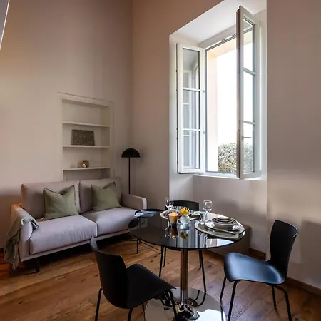 Maderni Breathtaking - By Myhomeincomo *