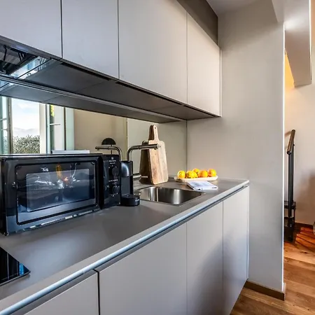 Apartamento Maderni Breathtaking - By Myhomeincomo Como